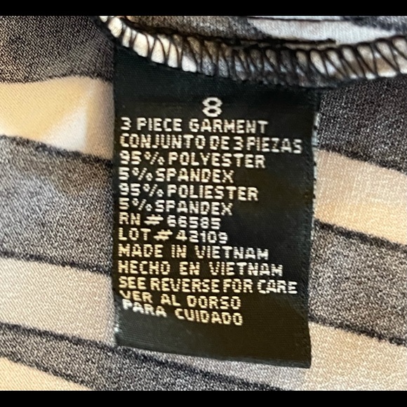 ⭕️Abstract Black-White-Grey Perception Jacket sz 8 - Picture 7 of 7